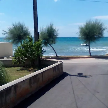 Mateja, Beachfront House *