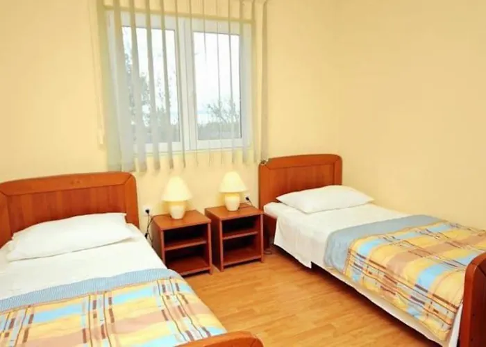 Mateja, Beachfront House * زاتون