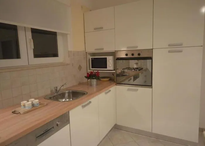 Mateja, Beachfront House شقة *