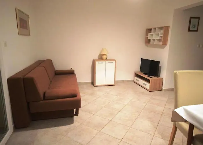 Mateja, Beachfront House شقة