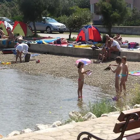 Apartment Mateja, Beachfront House