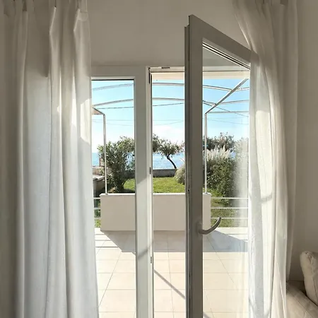Mateja, Beachfront House *