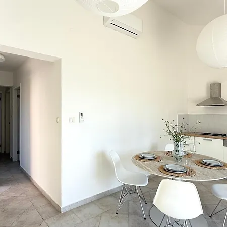 Mateja, Beachfront House *