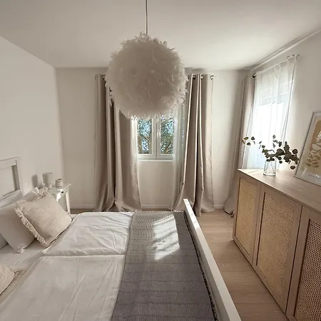 Mateja, Beachfront House Apartman *